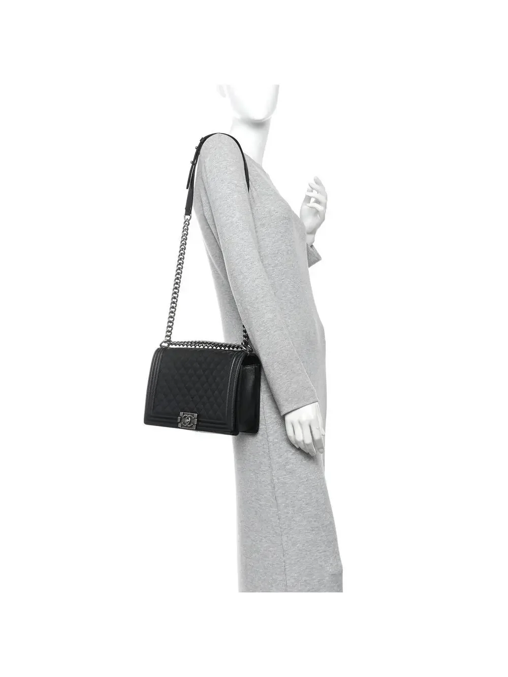 Chanel Caviar Quilted New Medium Boy #321974C34B
